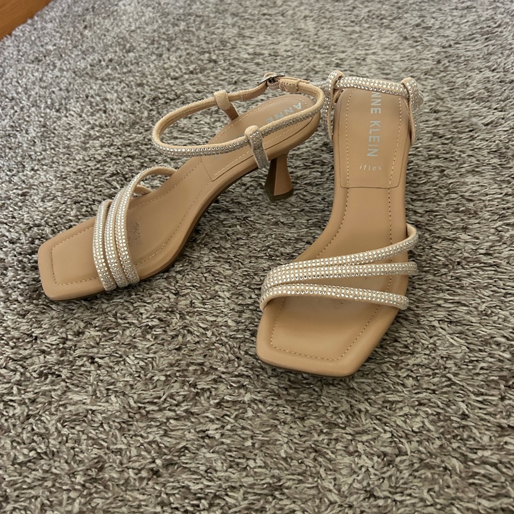 Anne Klein Jules Crystal Dress Sandals Size 7 worn once as bridesmaid